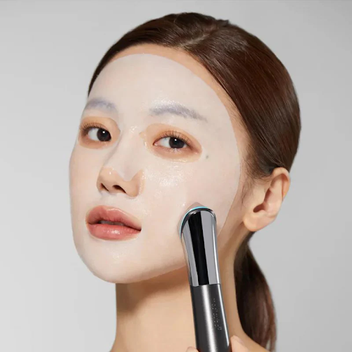 Why K-Beauty Fans Love the AGE-R Medicube Booster Pro!